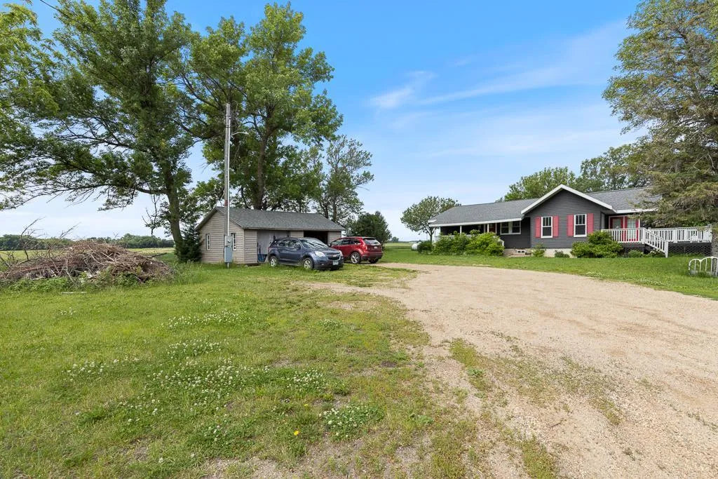 2093 US Highway 59 , Marshall, MN 56258