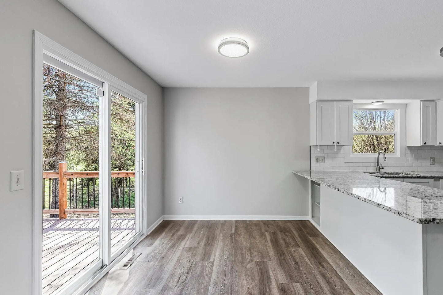 255 Hallam Curve, Mahtomedi, MN 55115