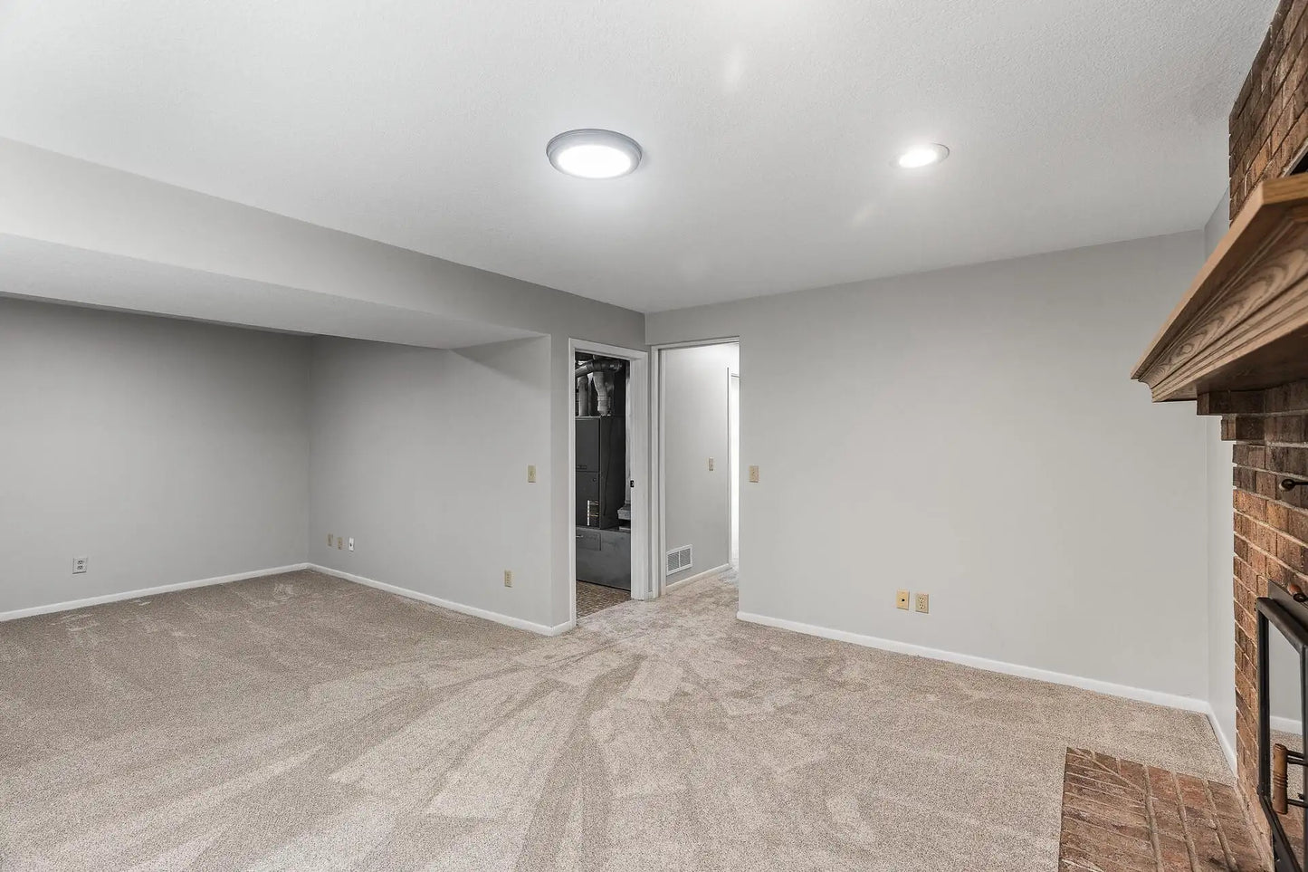 255 Hallam Curve, Mahtomedi, MN 55115