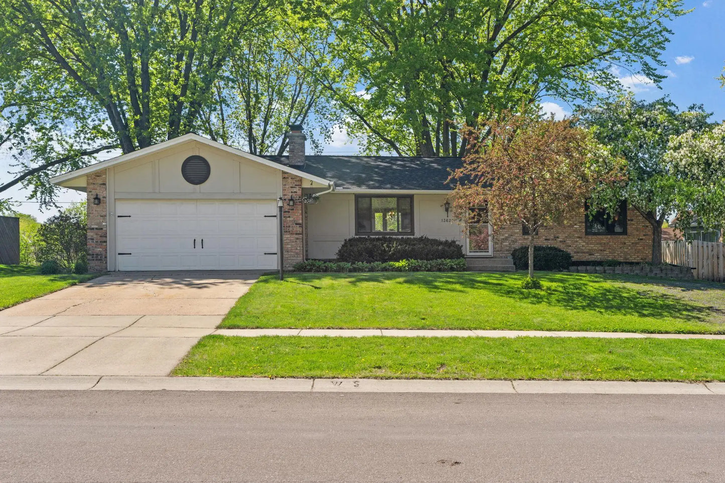 13621 Fairlawn Avenue, Apple Valley, MN 55124