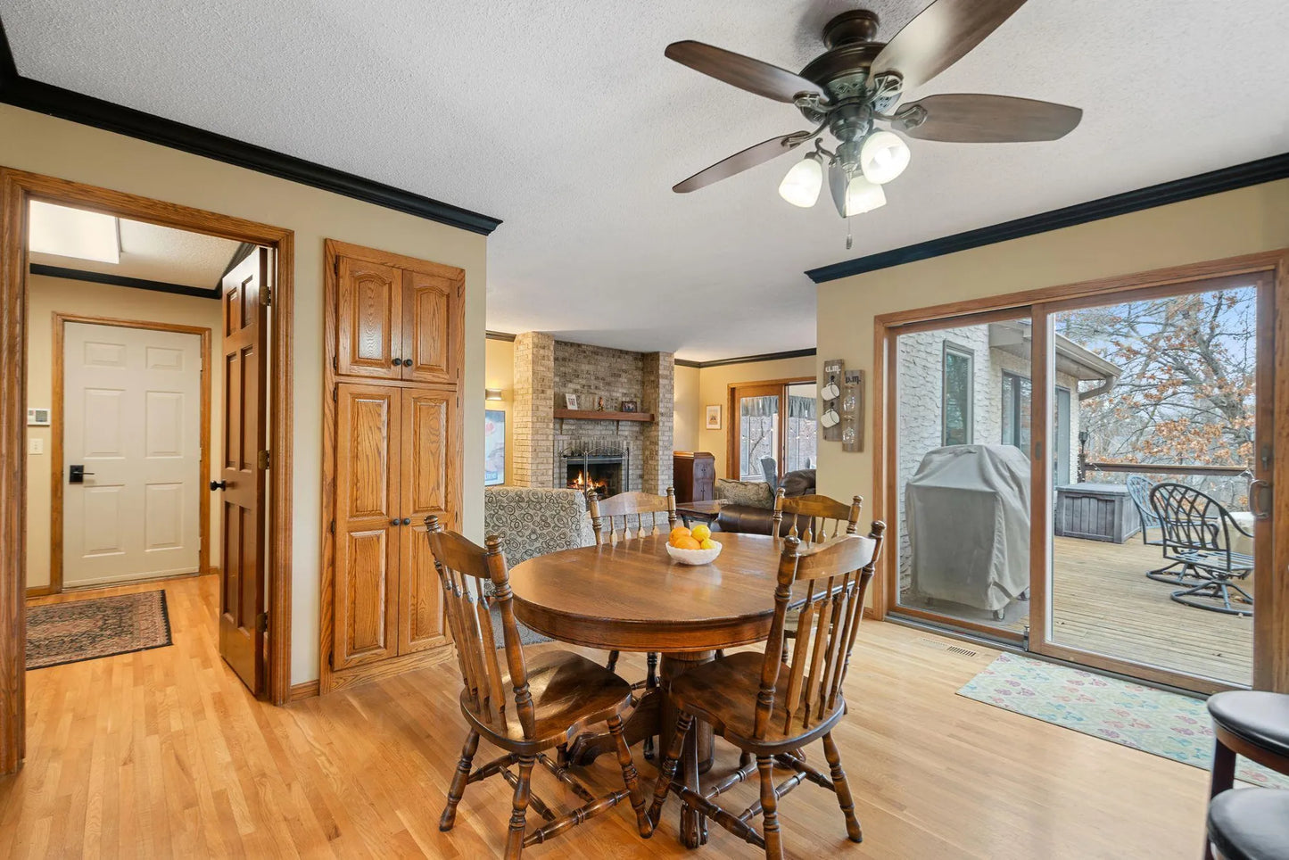 11608 Tanglewood Drive, Eden Prairie, MN 55347