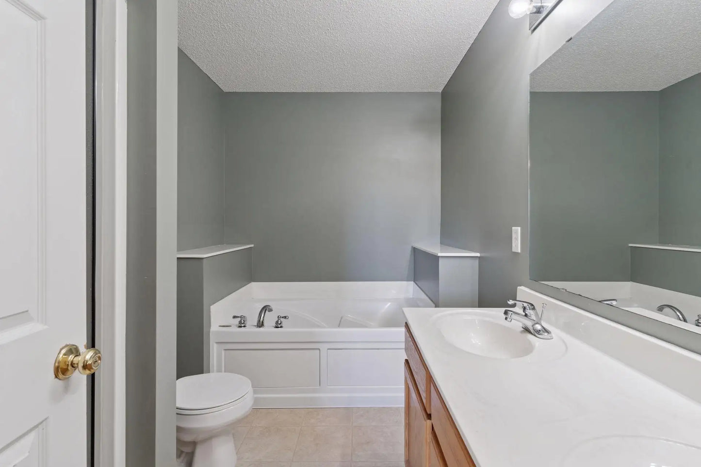 17516 Gillette Way, Lakeville, MN 55044