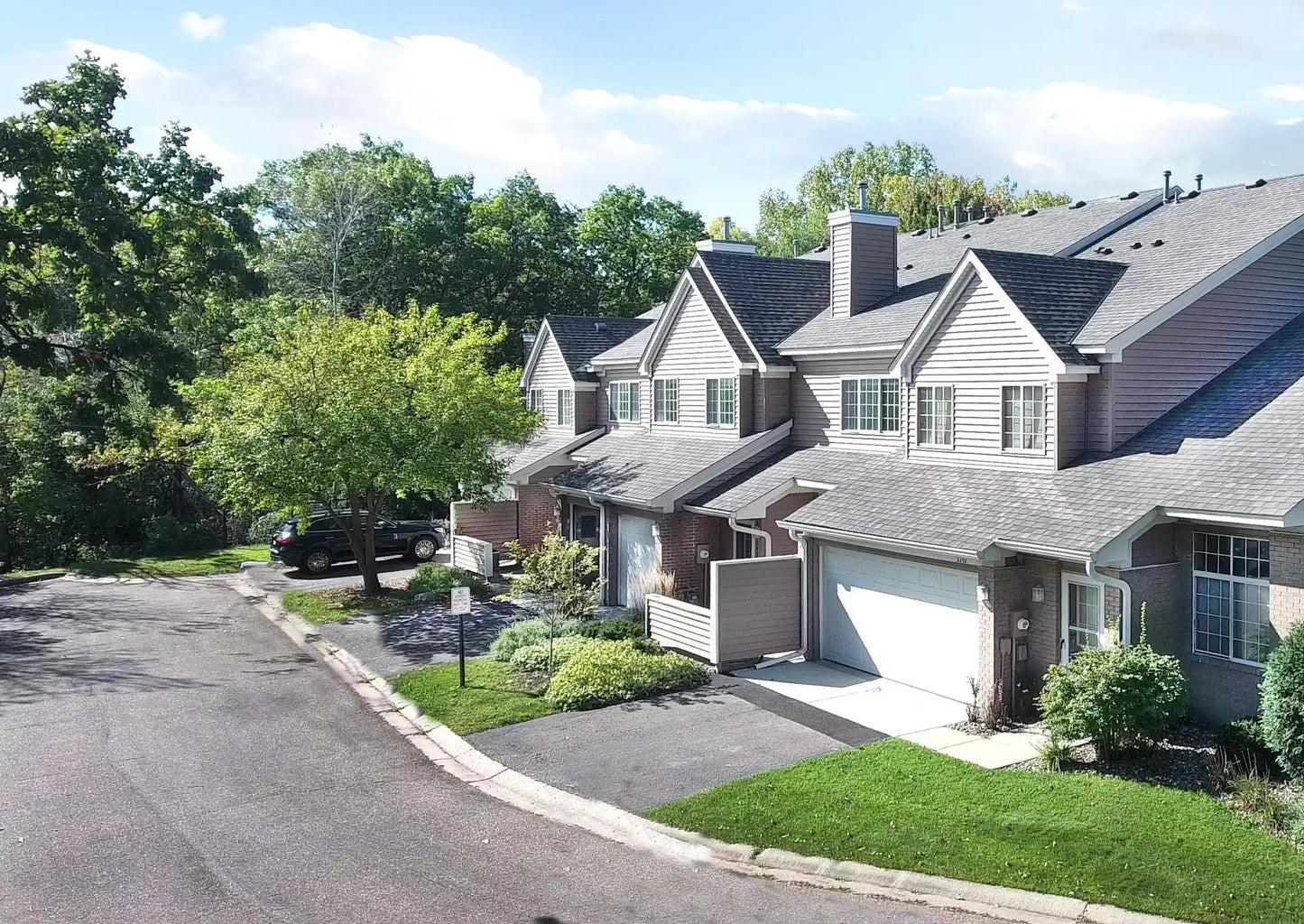 2703 Autumnwood Lane, Minnetonka, MN 55305