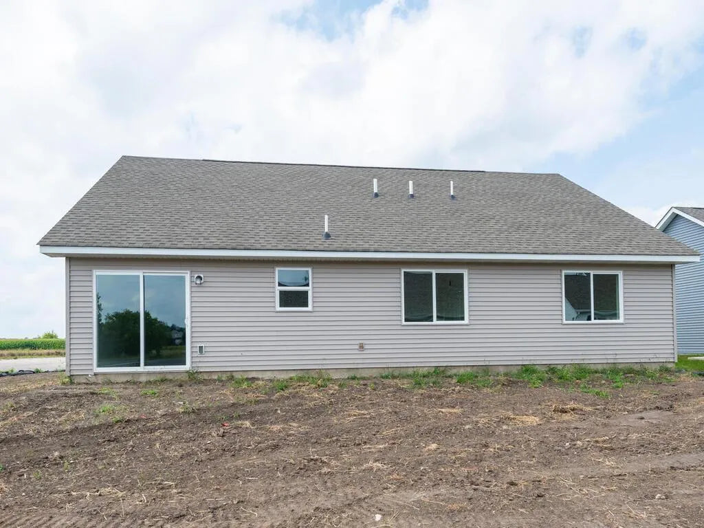 975 Prestwick Drive, Belle Plaine, MN 56011