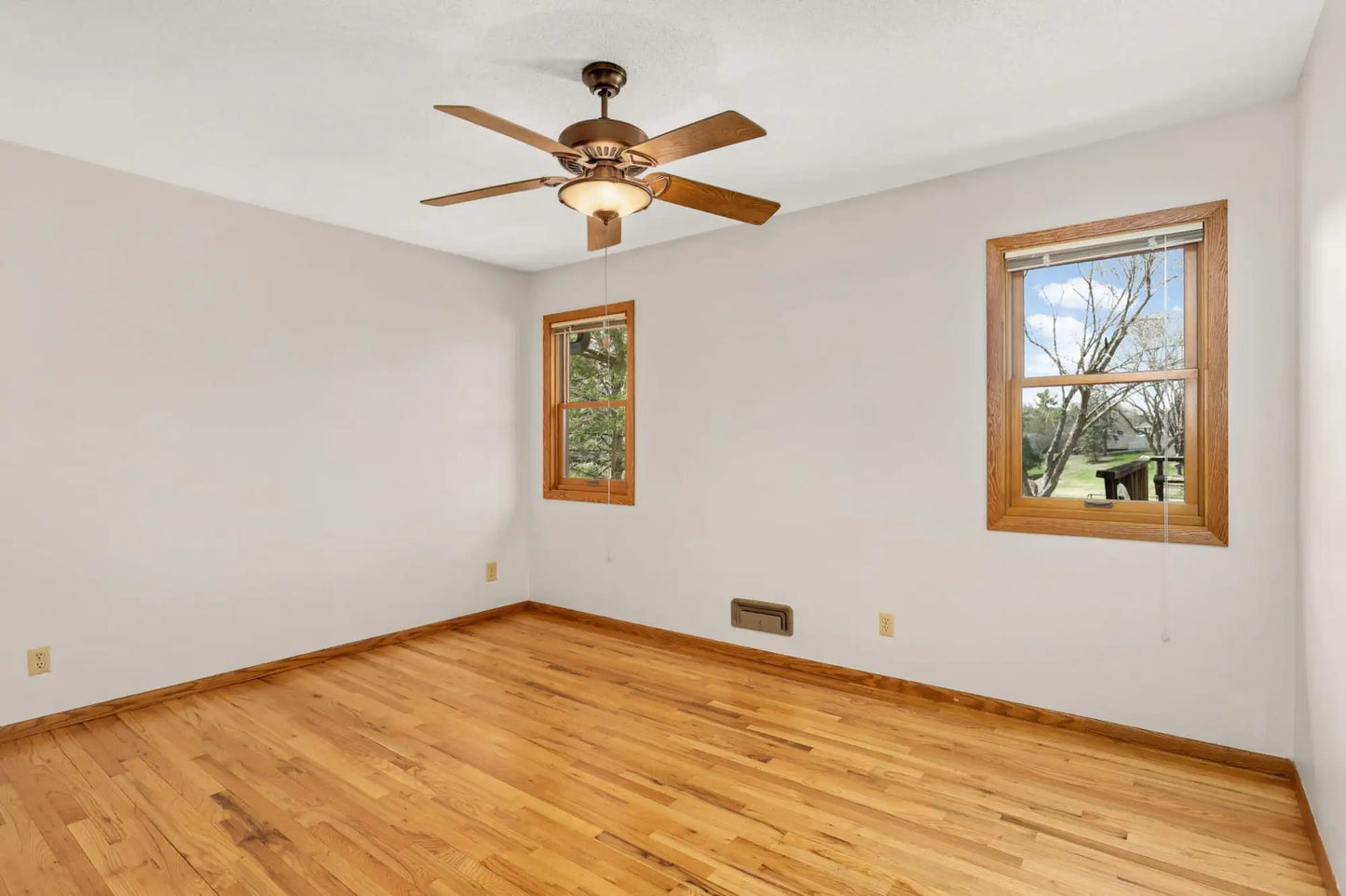 8100 Ivywood Avenue, Cottage Grove, MN 55016