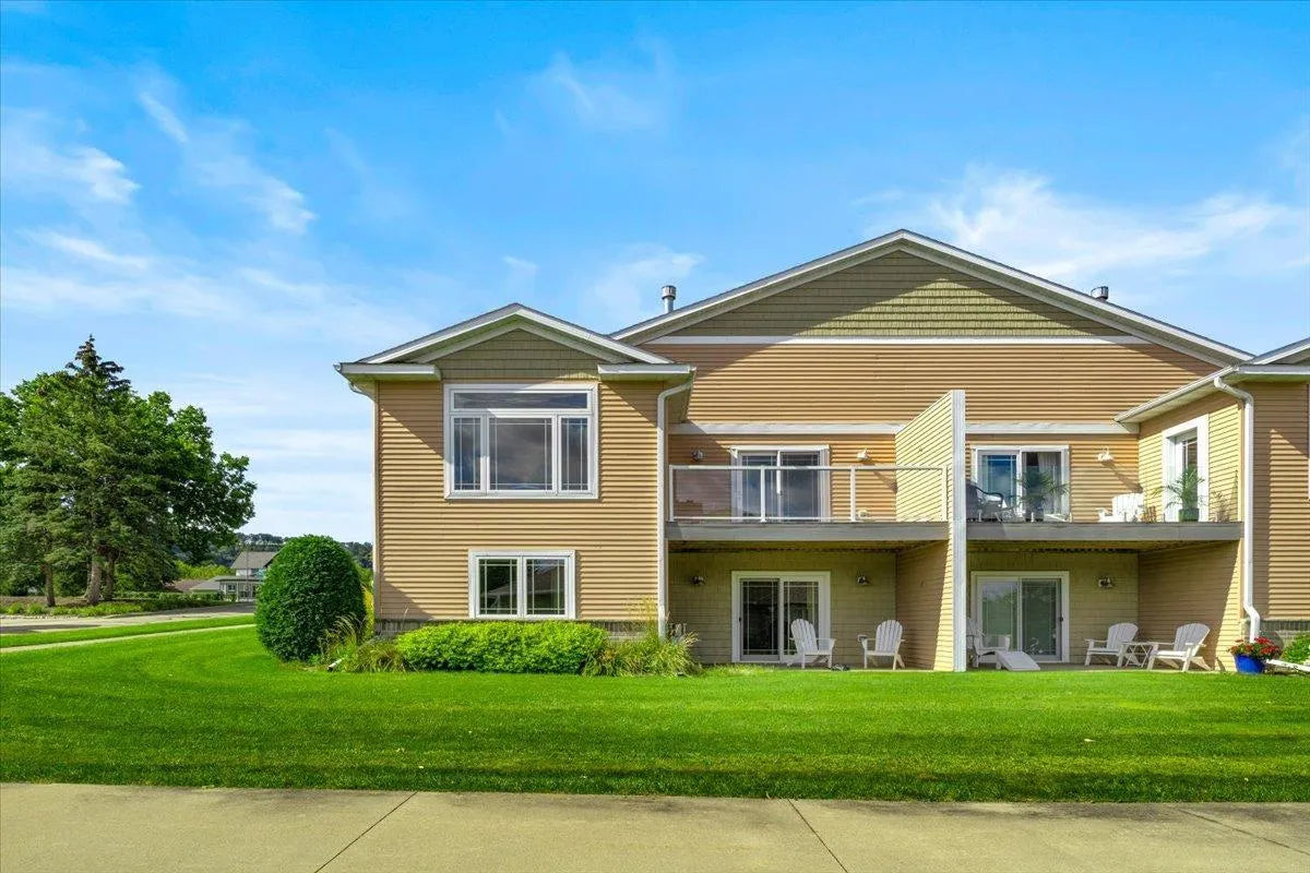 1329 Oak Street, Lake City, MN 55041