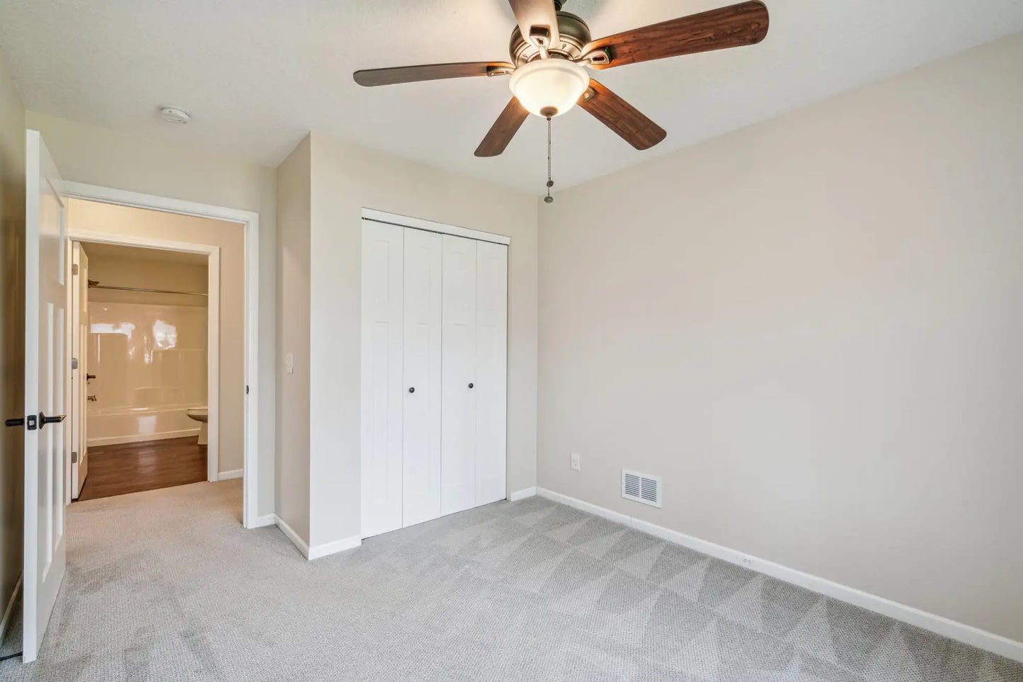 829 Garceau Lane, Vadnais Heights, MN 55127