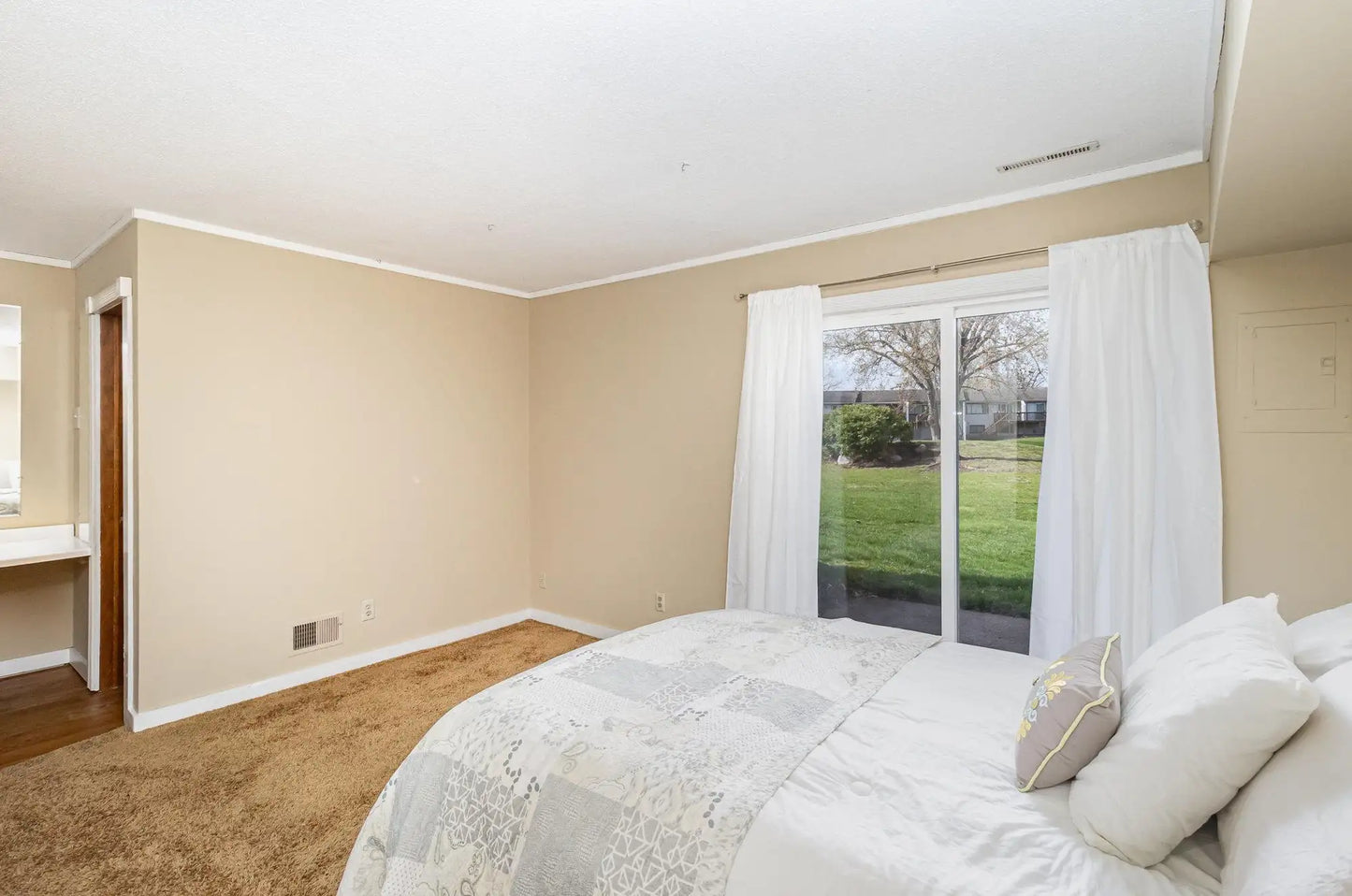8855 Ironwood Avenue, Cottage Grove, MN 55016