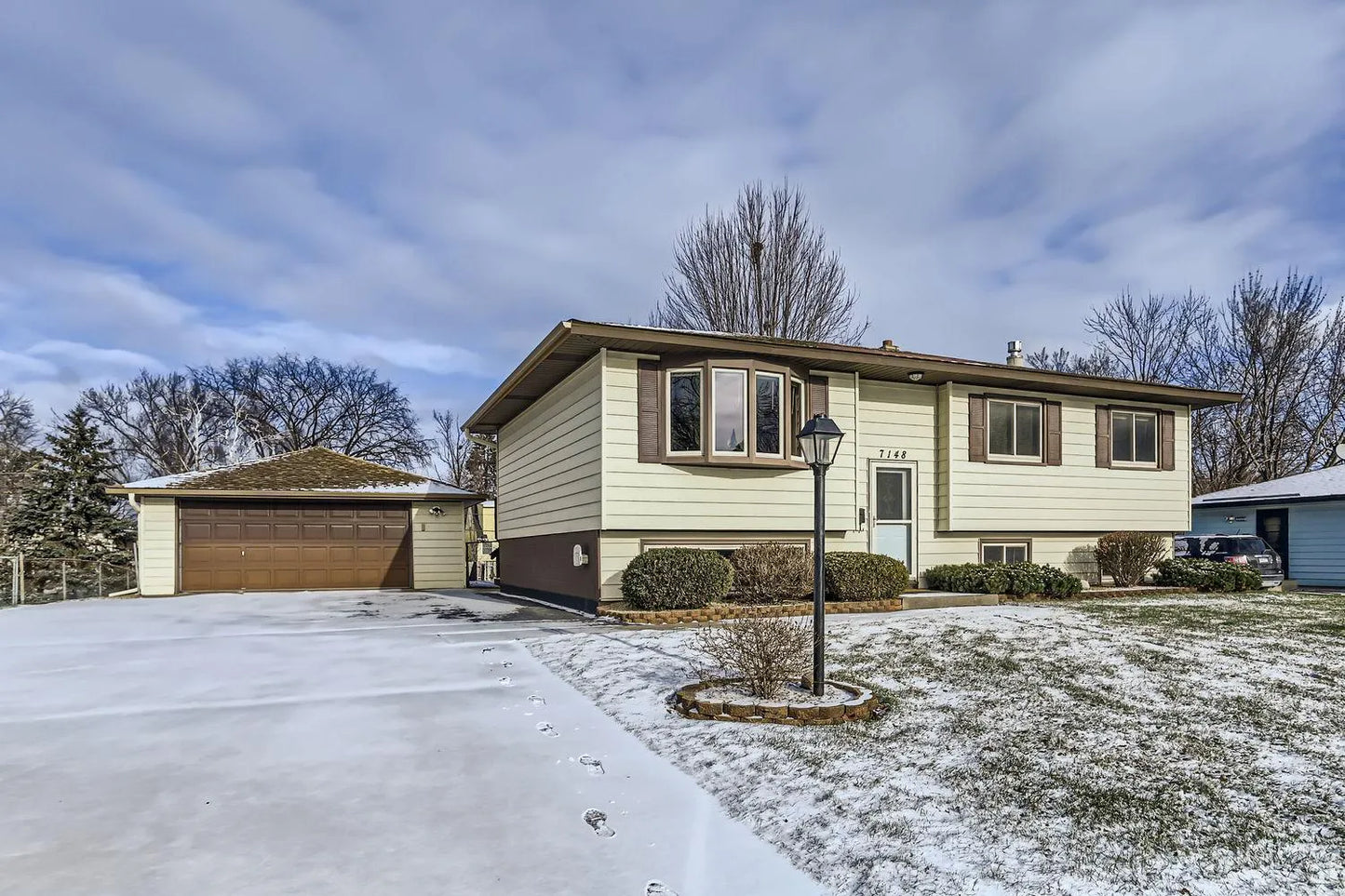 7148 Corliss Way, Inver Grove Heights, MN 55076