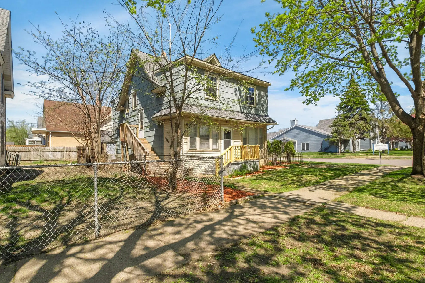 1541 Charles Avenue, Saint Paul, MN 55104