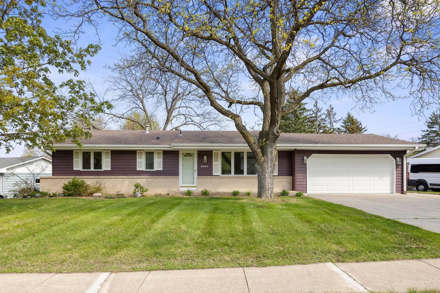 2604 River Hills Drive, Burnsville, MN 55337