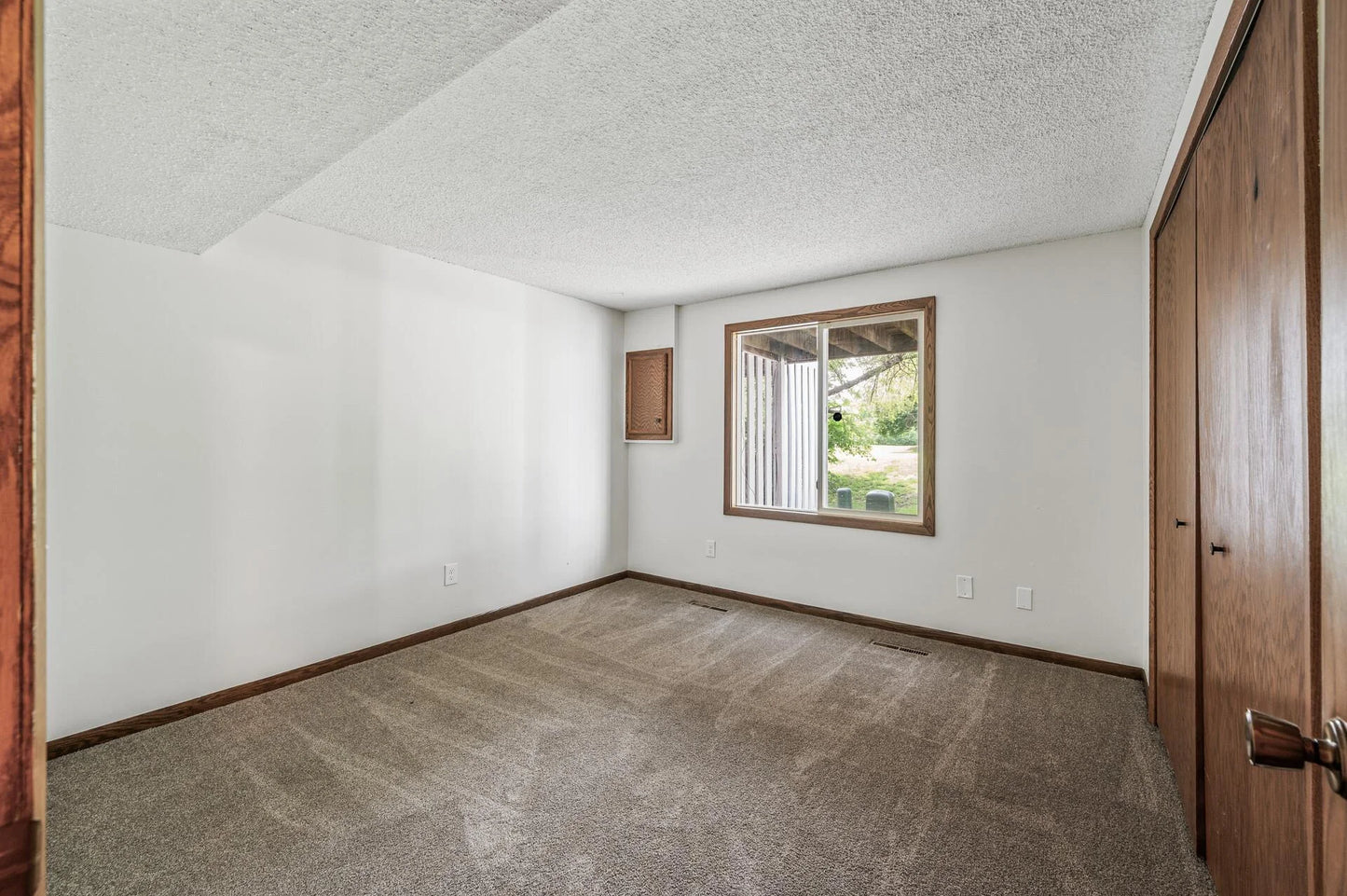 9361 Nesbitt Road, Bloomington, MN 55437