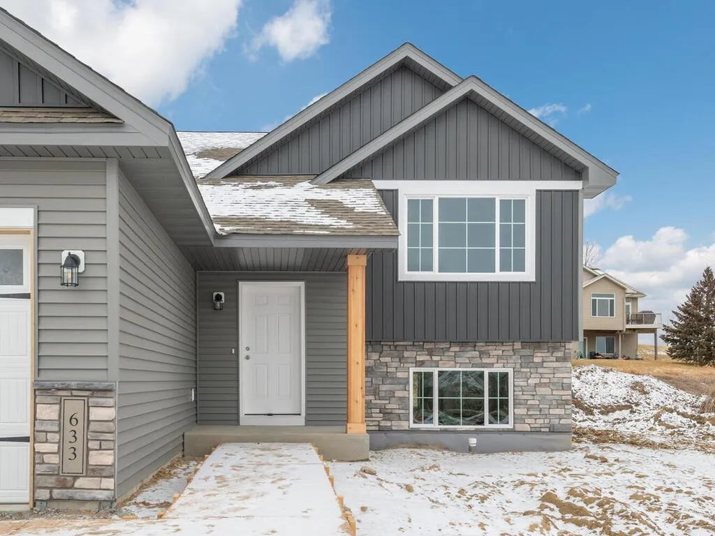 633 Hawthorne Lane, Watertown, MN 55388