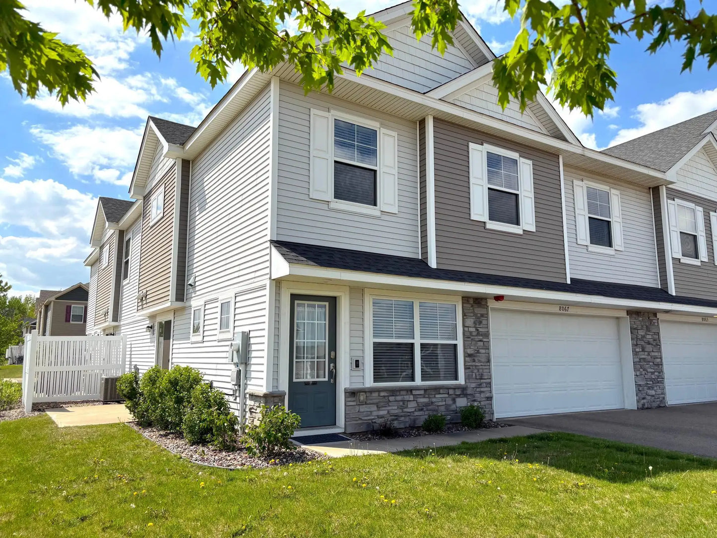 8067 Abercrombie Lane, Woodbury, MN 55129