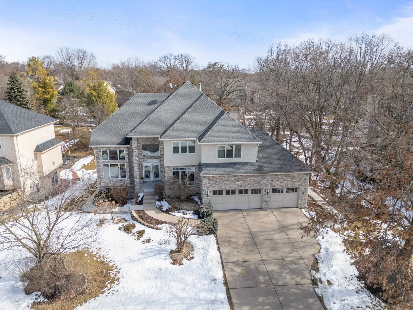 14905 Summit Oaks Drive, Burnsville, MN 55337