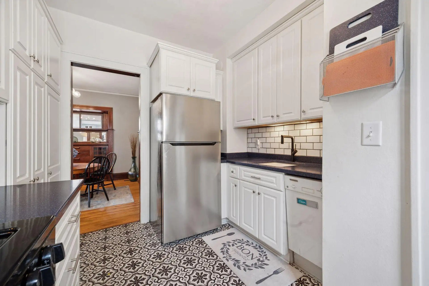 807 Hamline Avenue, Saint Paul, MN 55104