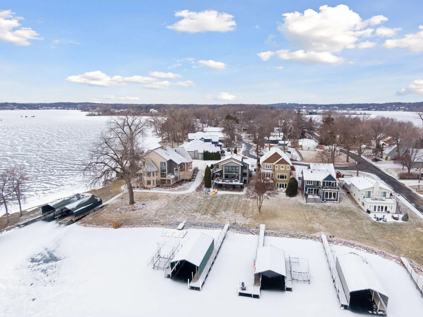 2055 Lakeside Lane , Mound, MN 55364