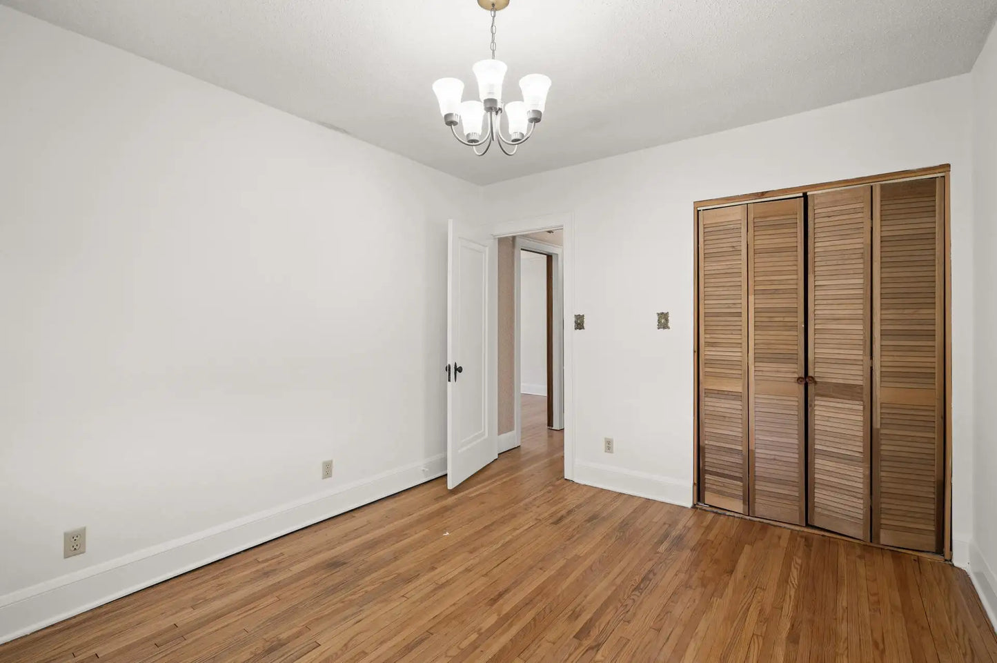 304 Warwick Street, Saint Paul, MN 55105