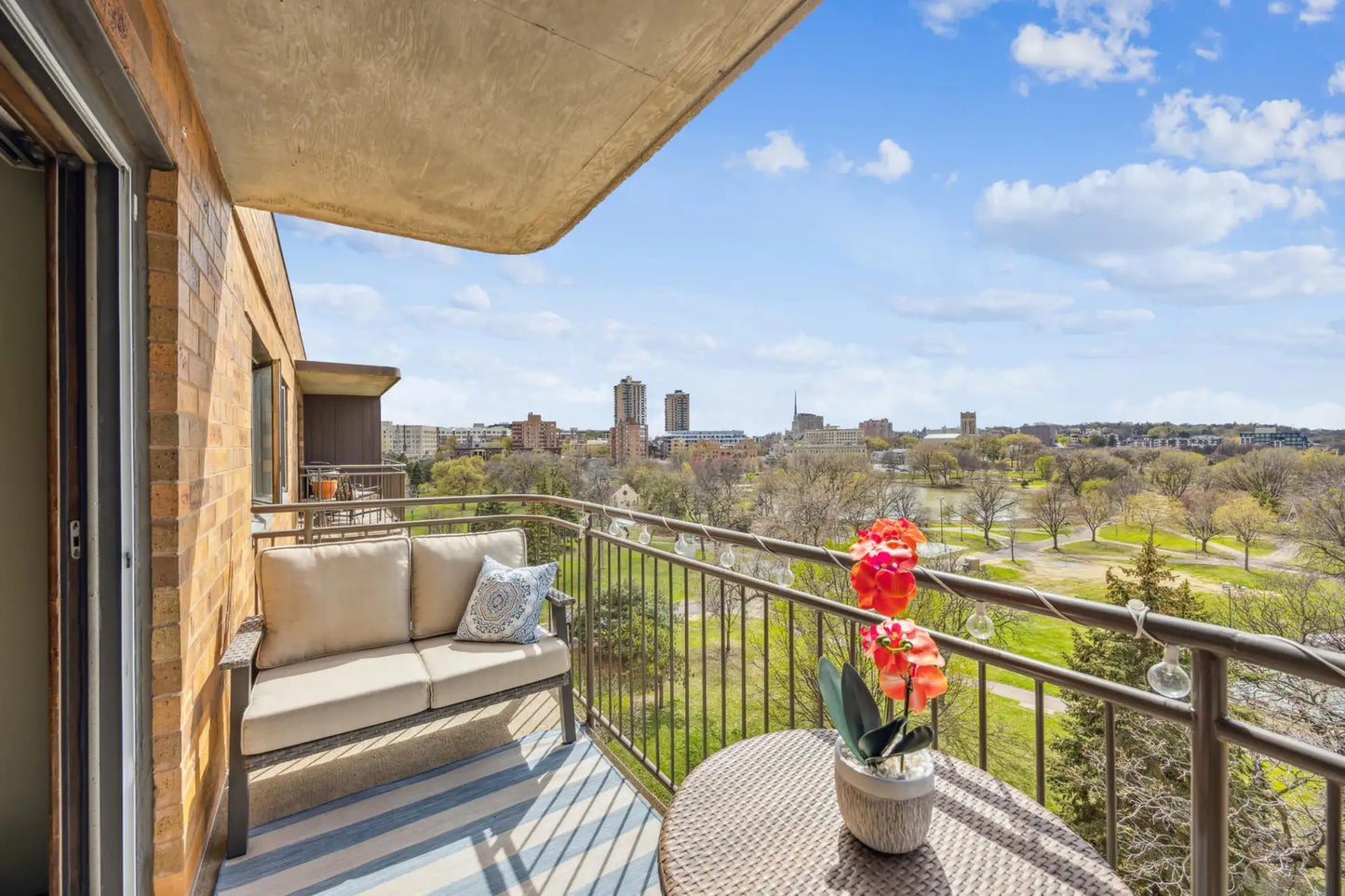 210 Grant Street, Minneapolis, MN 55403