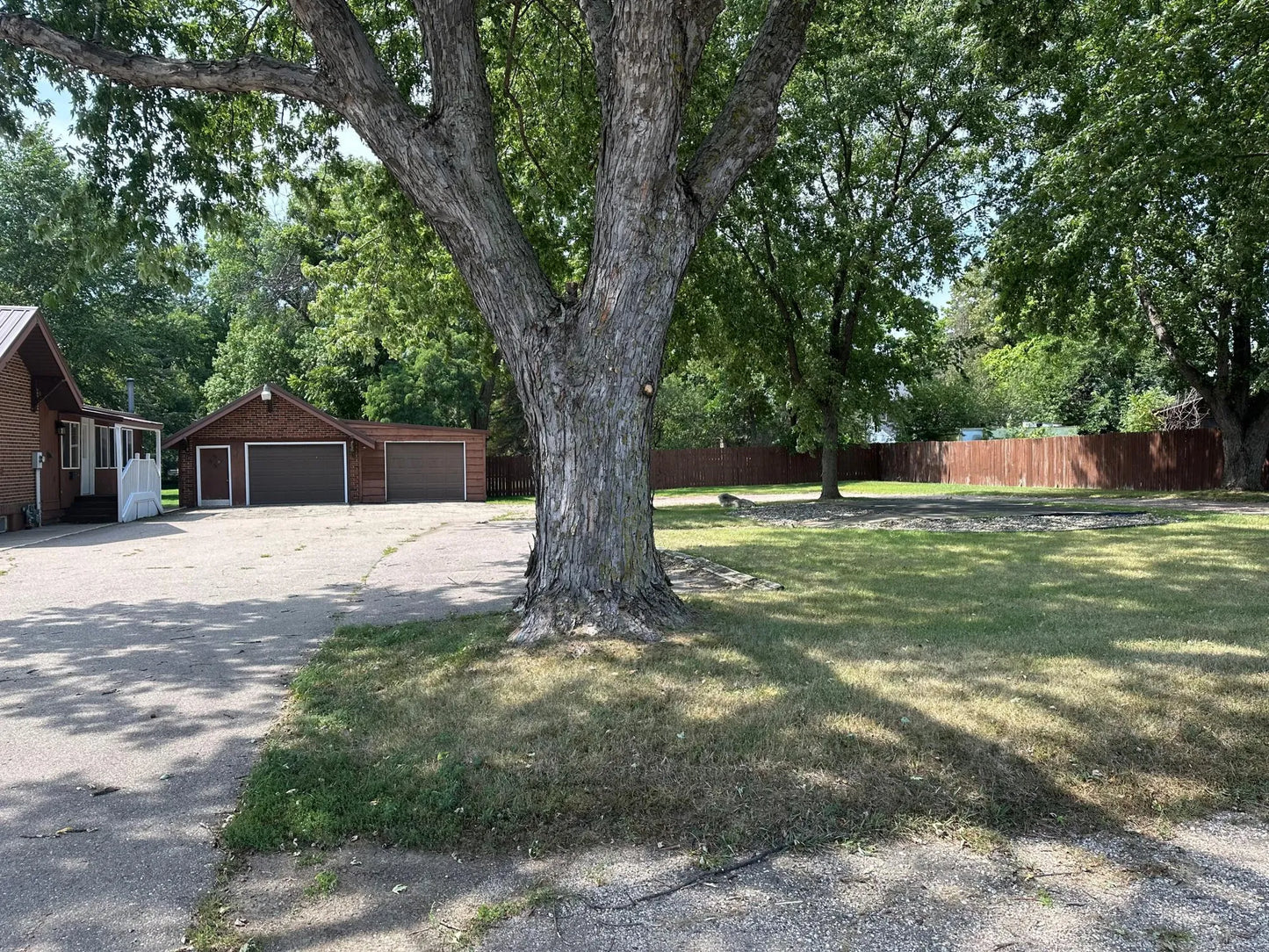 570 2nd Avenue, Windom, MN 56101