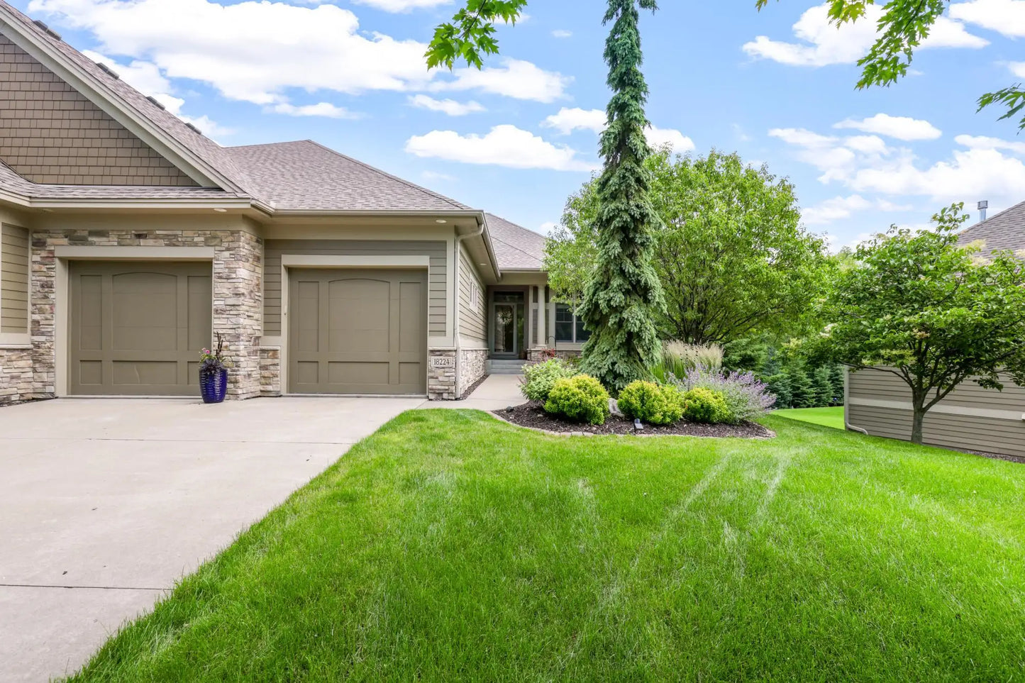 18224 Justice Way, Lakeville, MN 55044