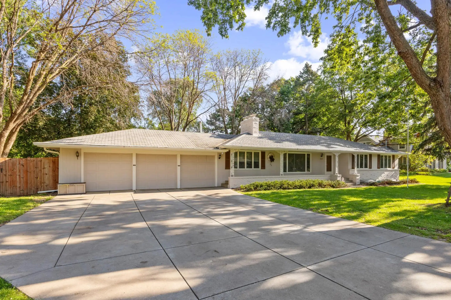 4828 Valley View Road, Edina, MN 55424