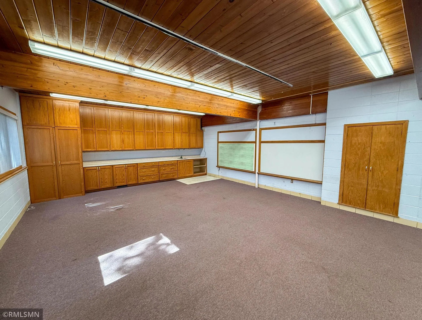 555 East Avenue, Zumbrota, MN 55992