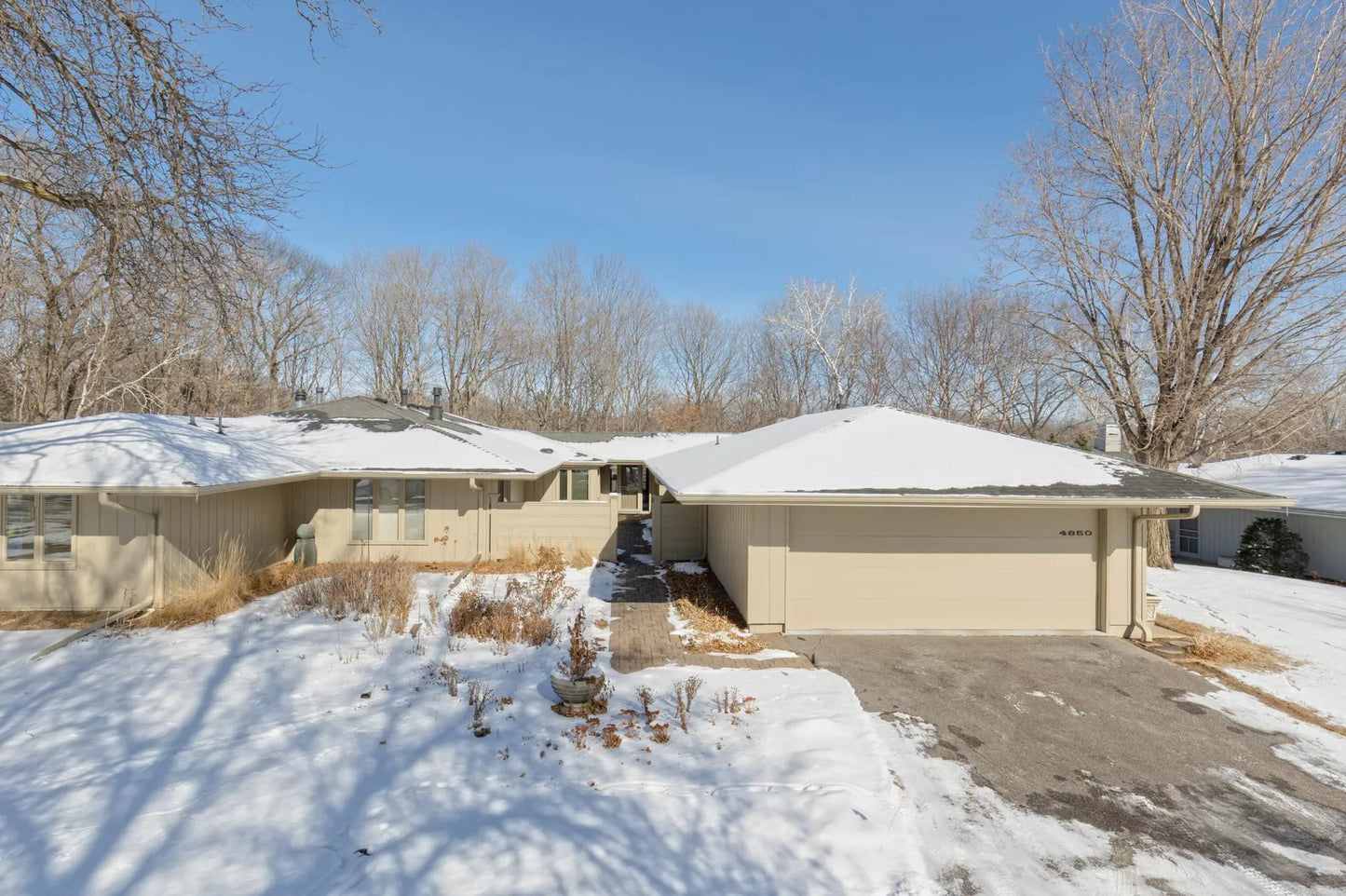 4850 Regents Walk, Shorewood, MN 55331