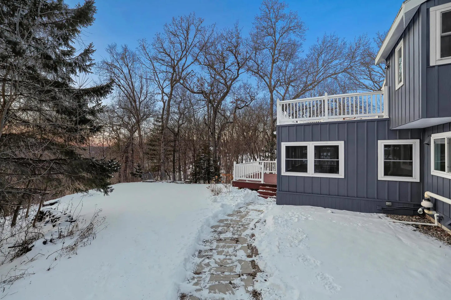 104 Kinder Road, La Crescent, MN 55947