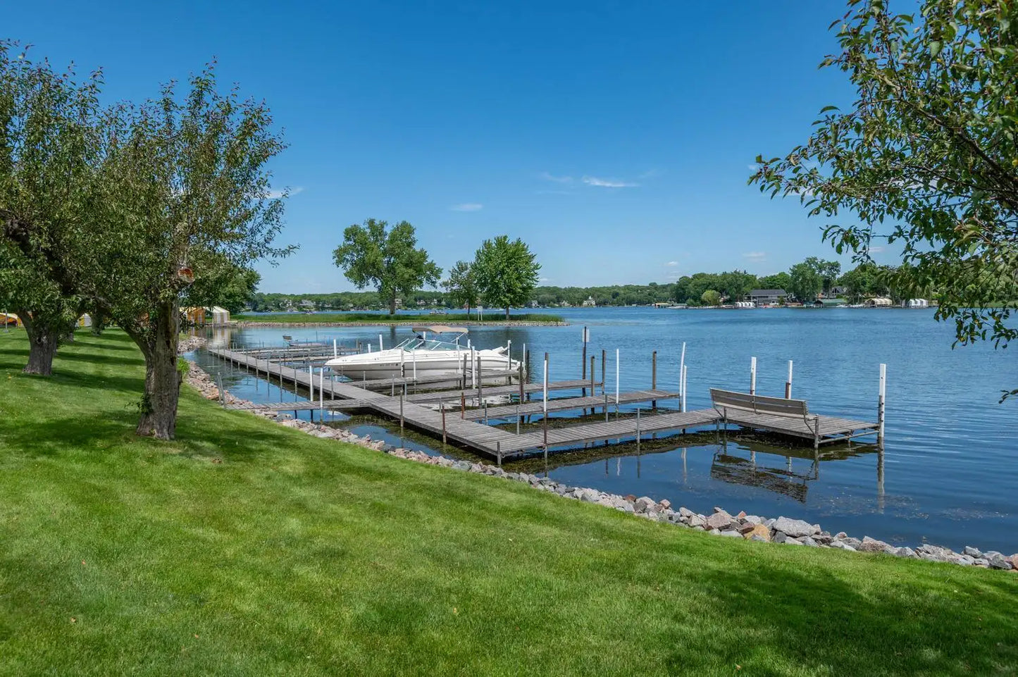 5440 Three Points Boulevard, Mound, MN 55364