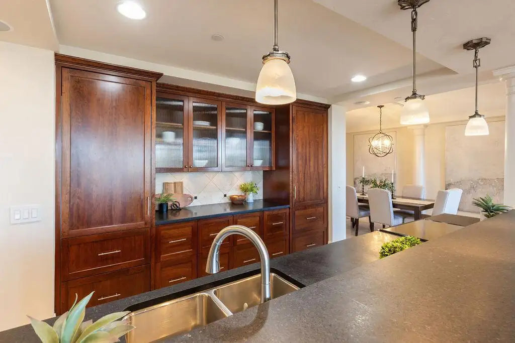 8301 Creekside Circle, Bloomington, MN 55437
