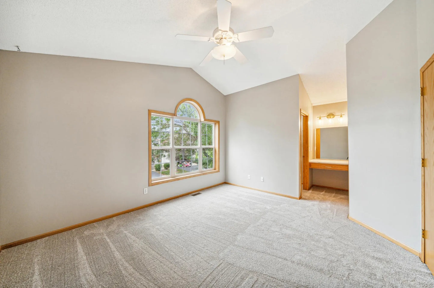 1116 Juniper Court, Shakopee, MN 55379