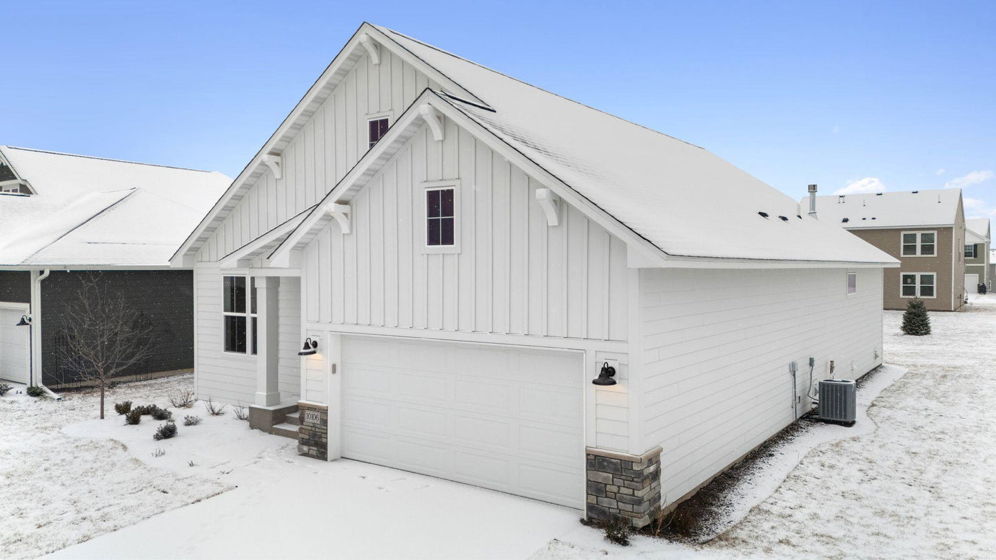 10106 Arrowwood Trail, Woodbury, MN 55129