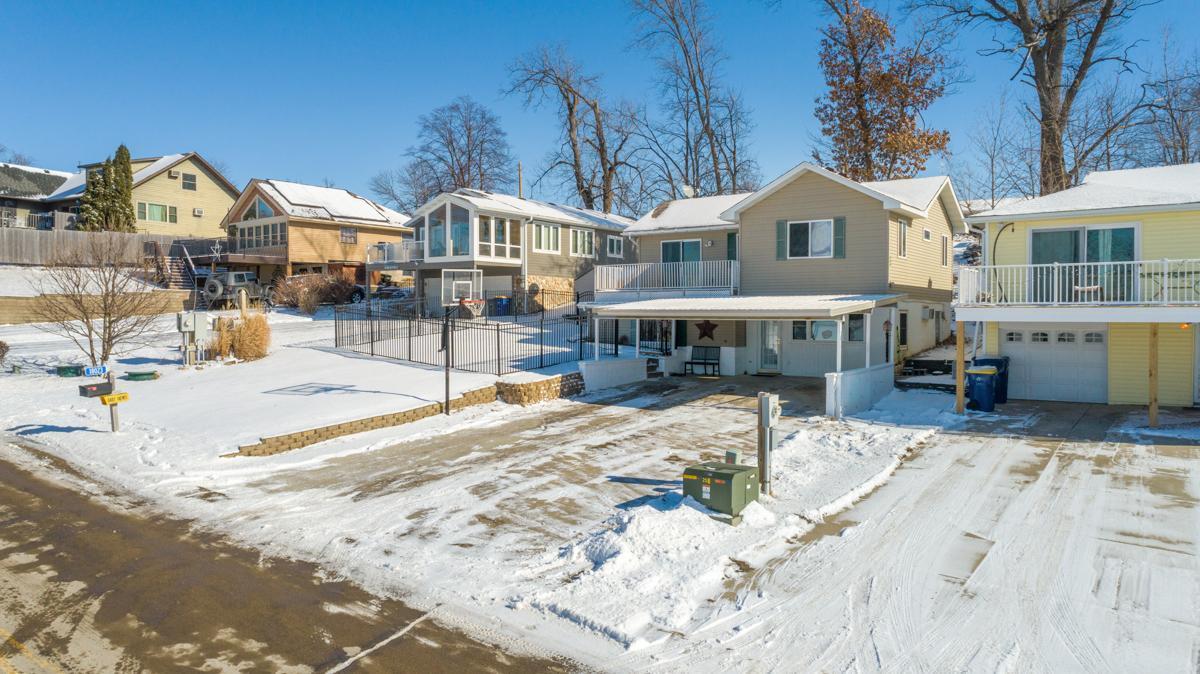 18023 Roberds Lake Boulevard, Faribault, MN 55021