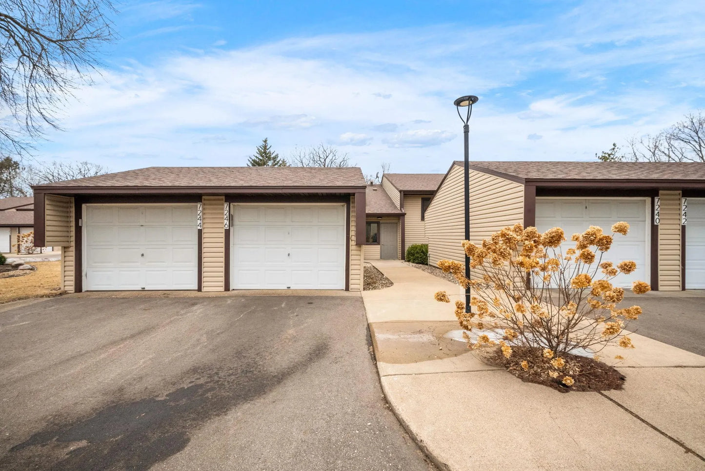 7246 Vista Court, Eden Prairie, MN 55346