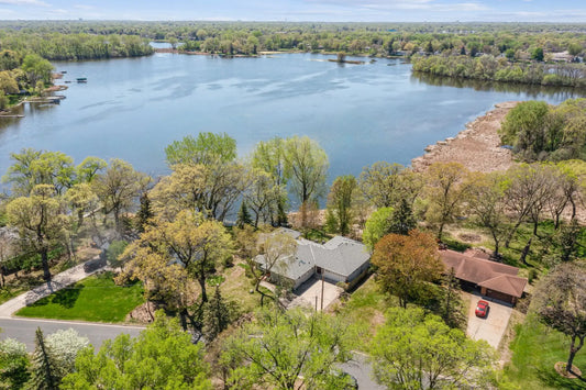 5427 Twin Lake Boulevard, Brooklyn Center, MN 55429