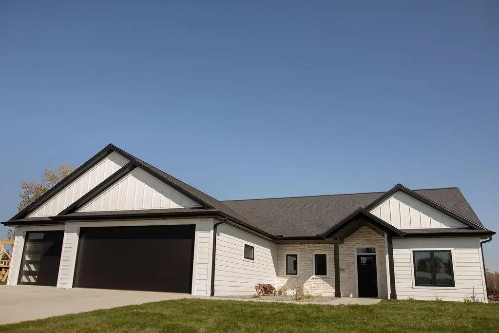 2160 Marvs Lane, Stewartville, MN 55976