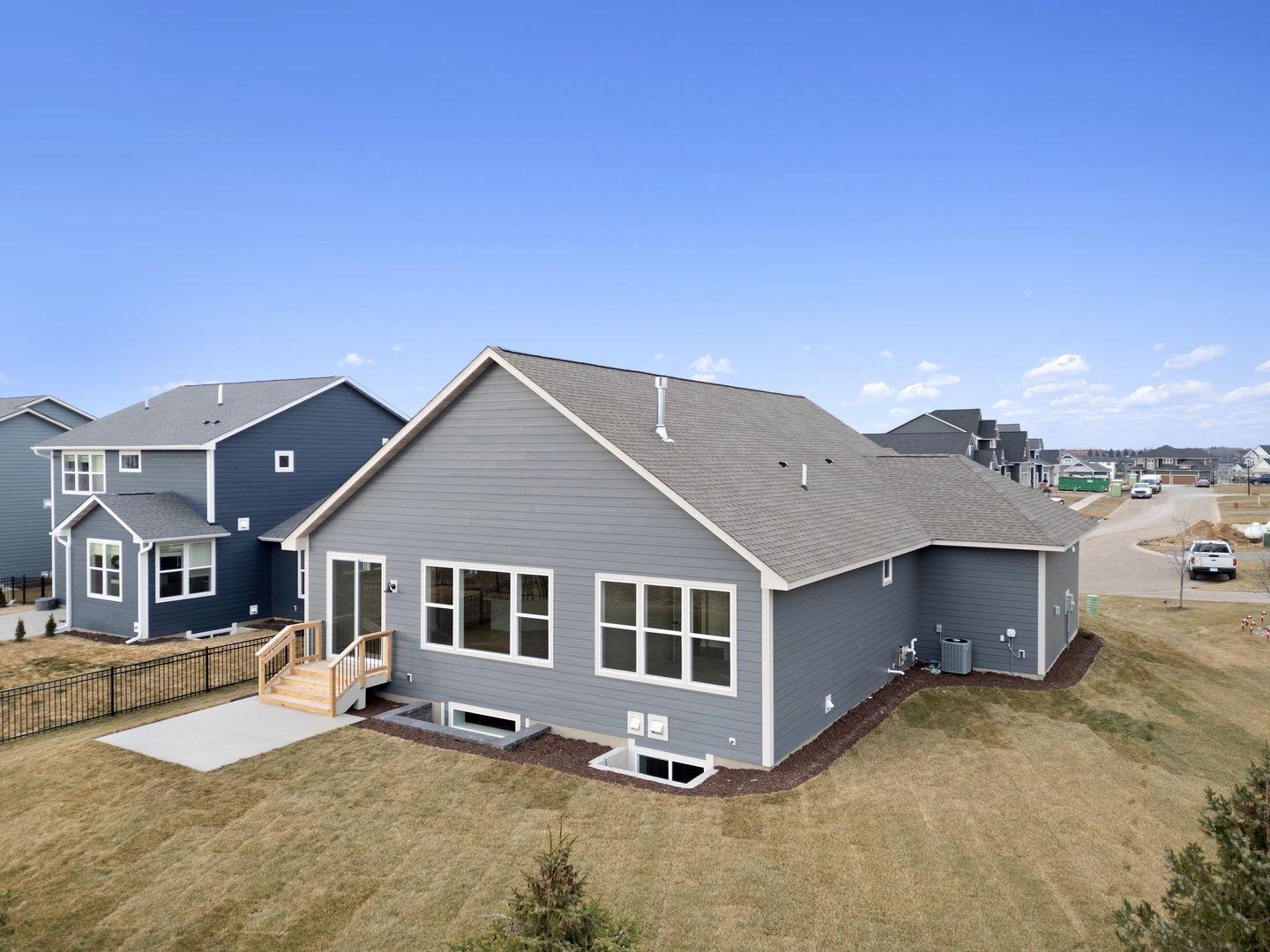 10142 Arrowwood Trail, Woodbury, MN 55129