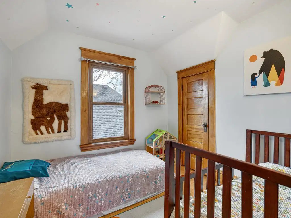 1183 Thomas Avenue, Saint Paul, MN 55104