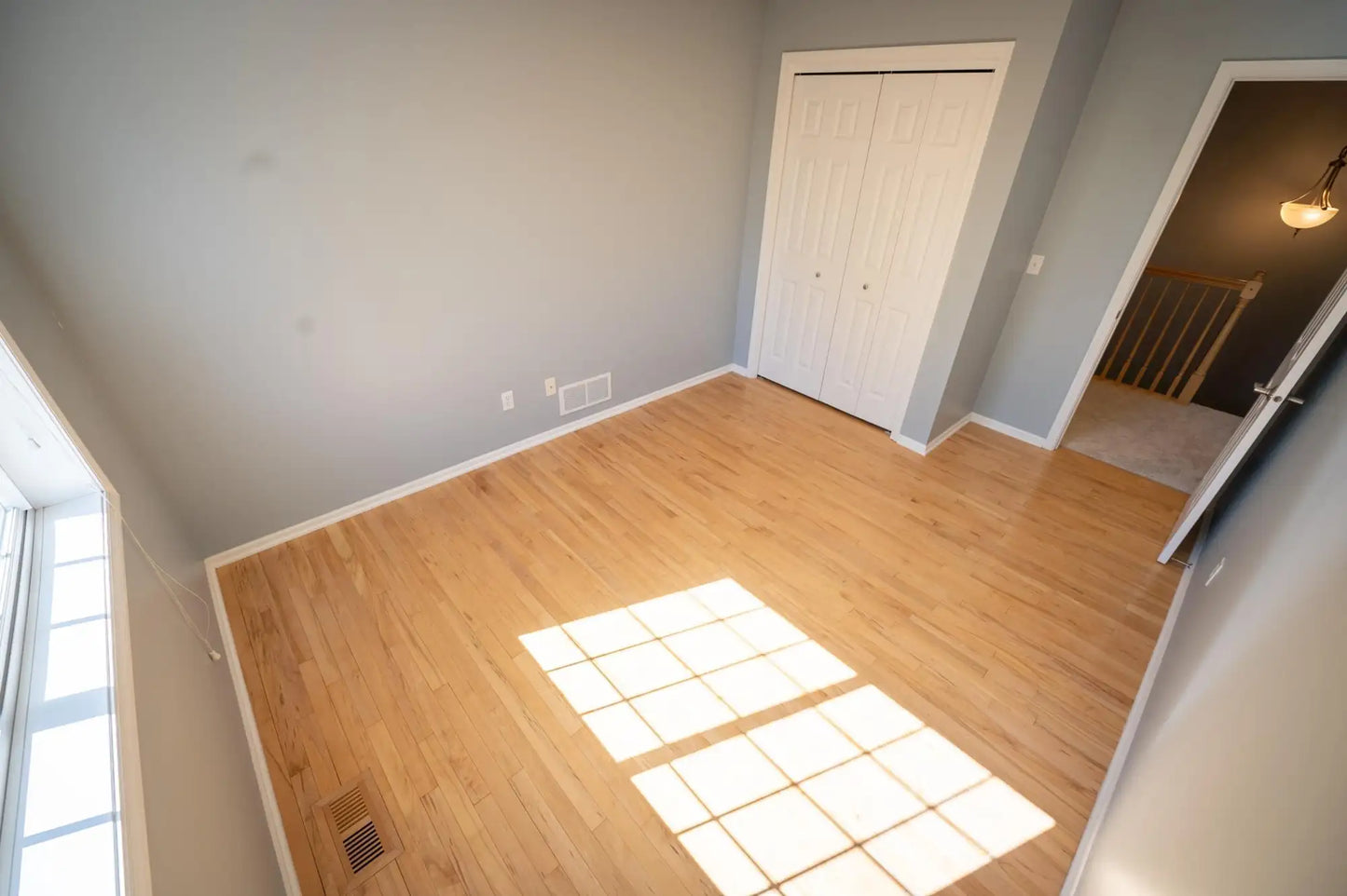10100 Bridgehill Terrace, Eden Prairie, MN 55347