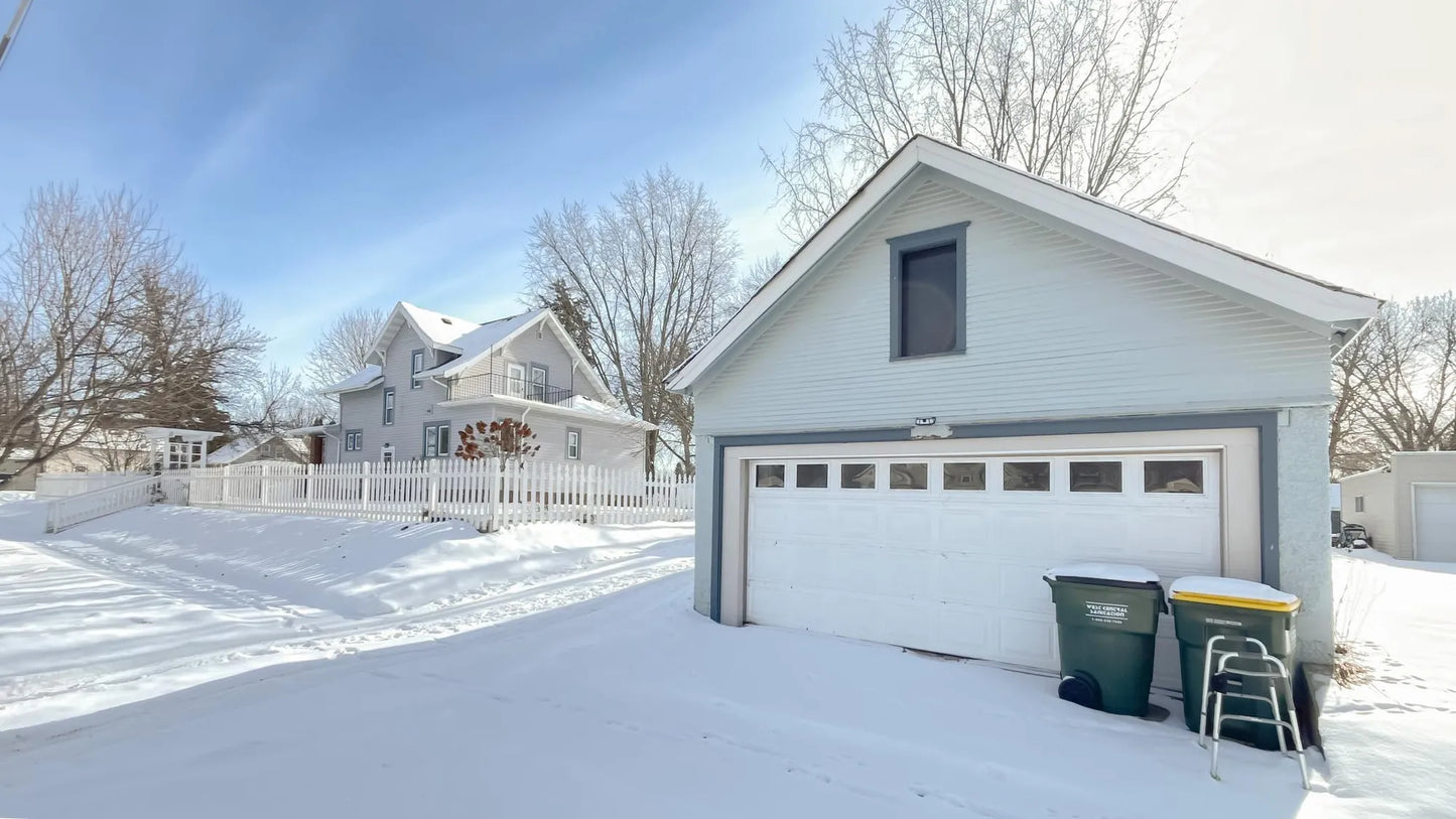 406 11th Street, Willmar, MN 56201