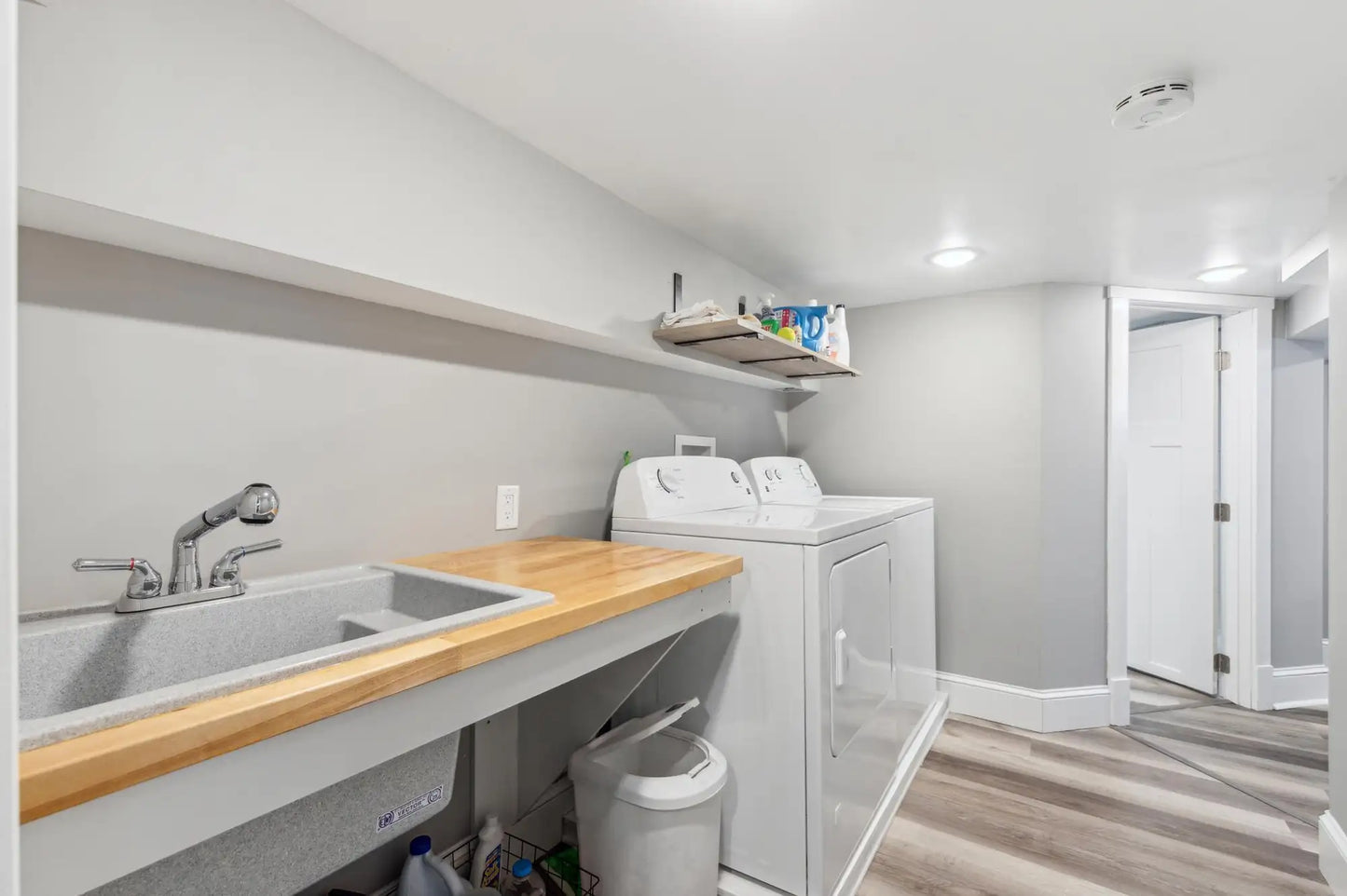 1061 Oxford Street, Saint Paul, MN 55103