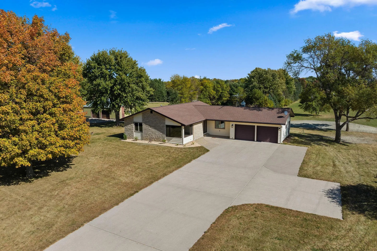 14096 Highland Drive, Waseca, MN 56093