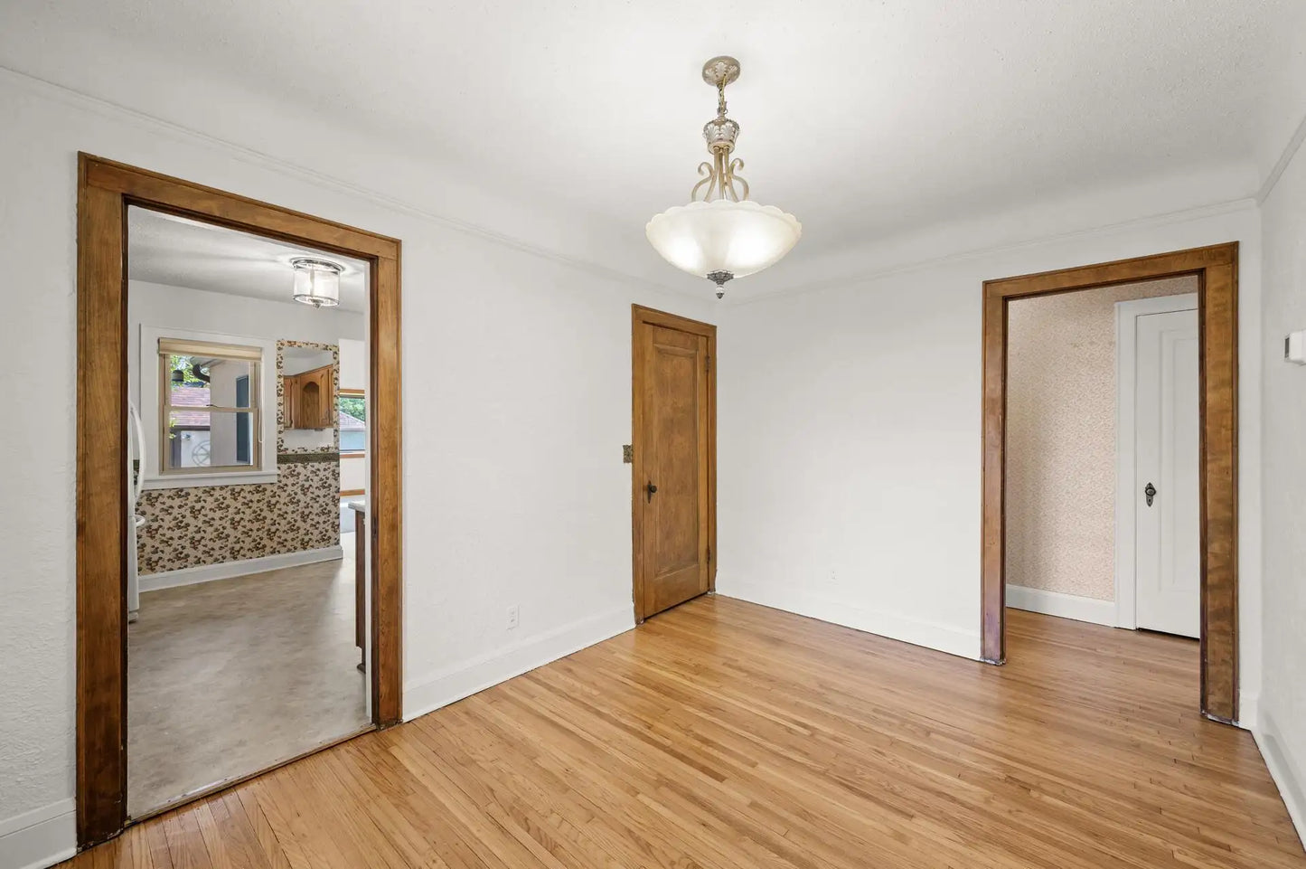 304 Warwick Street, Saint Paul, MN 55105