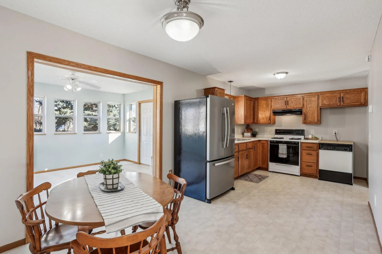 9090 Tanager Circle, Monticello, MN 55362