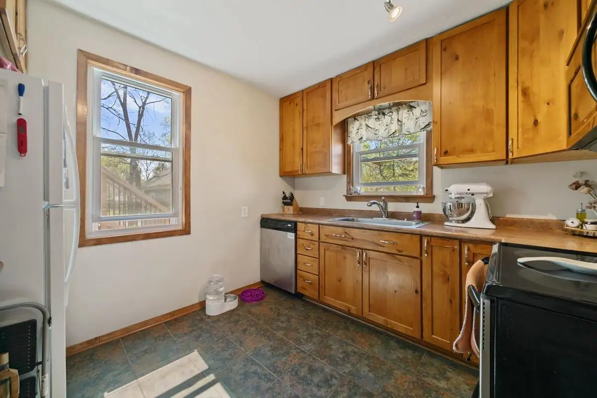 2416 Brenner Court, Roseville, MN 55113
