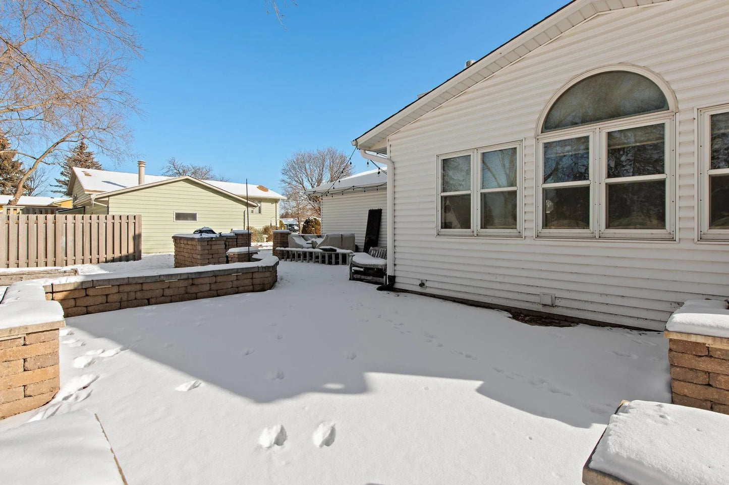 2979 Chisholm Parkway, Maplewood, MN 55109