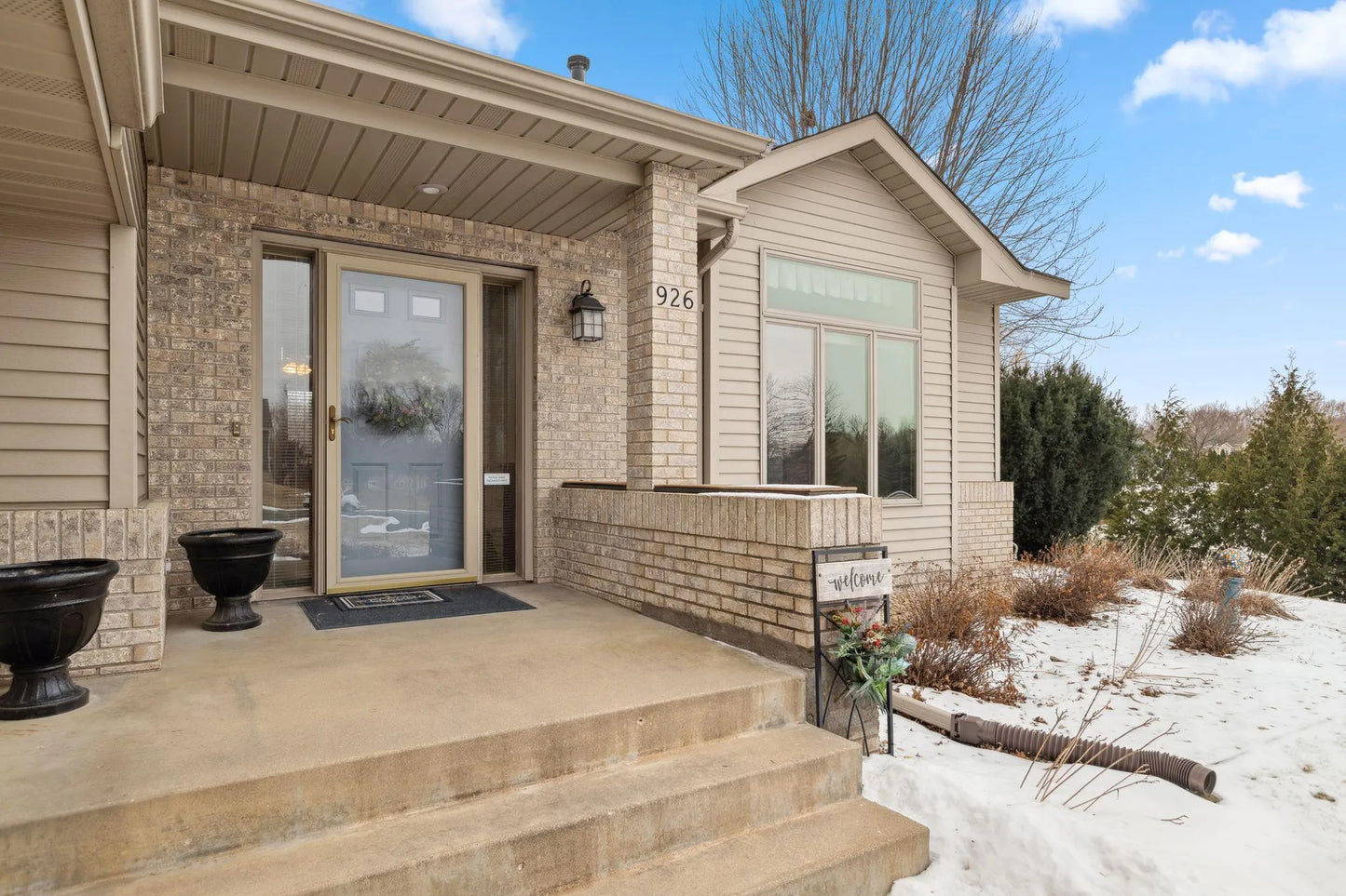 926 Carriage Circle, Shakopee, MN 55379