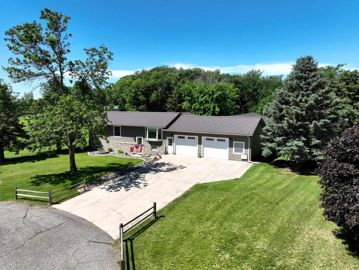 104 Circle Drive, Russell, MN 56169