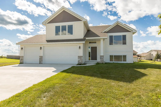 996 Mallard Lane, Belle Plaine, MN 56011